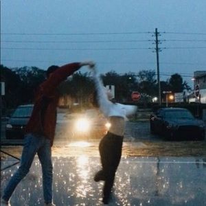 Meet your Posher, Izi